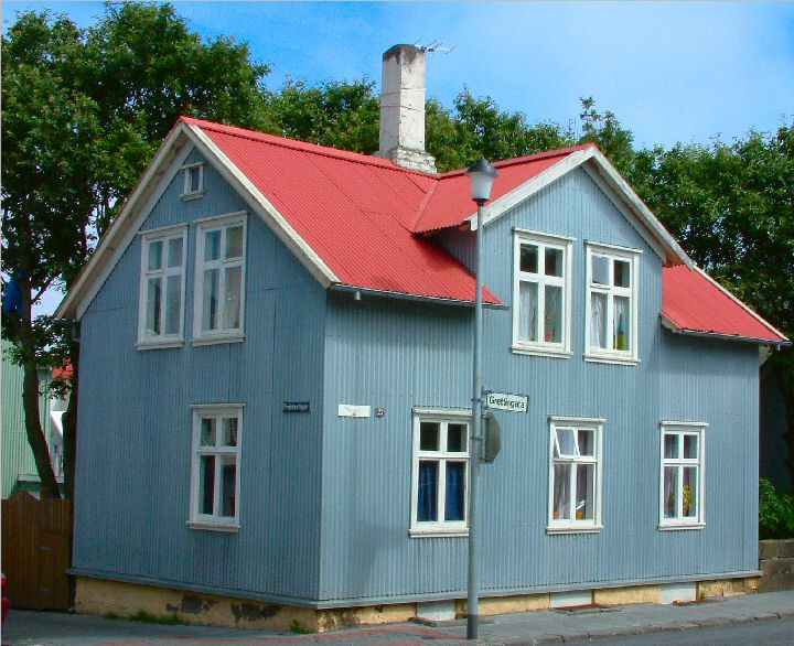 Reykjavik: Corner of Grettisgata & Frakkastigur