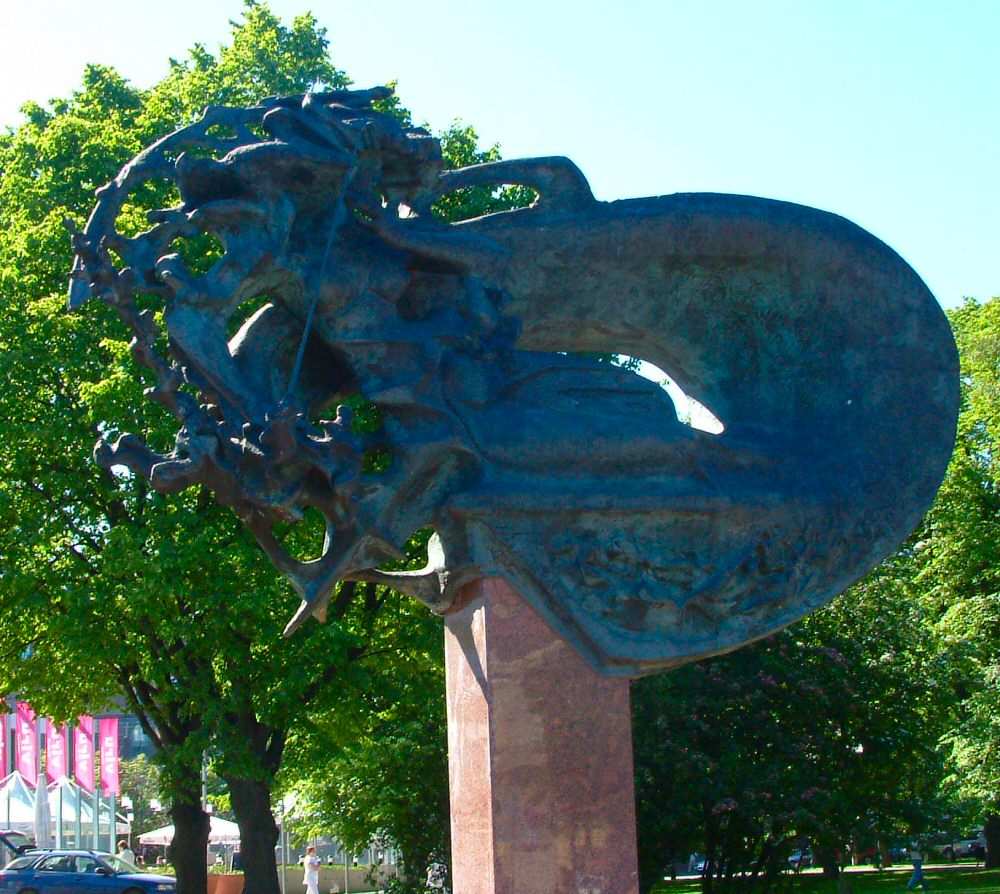 Tallinn: Sculpture in Tammsarre Park