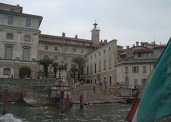 Isola Bella: Leaving by boat