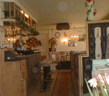 F�ssen: Inside Caf� Roseng�rtchen