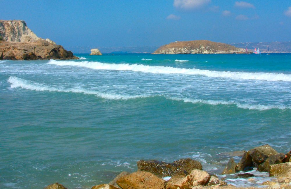 Almyrida: Karga Island from beach
