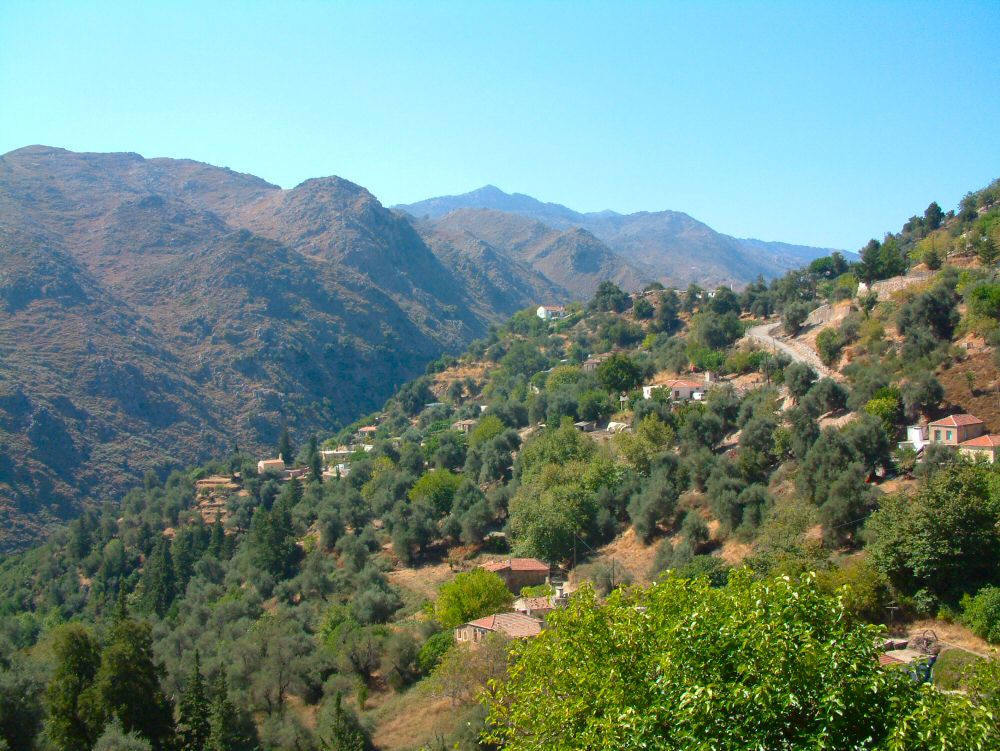 Lakki: South to the White Mountains