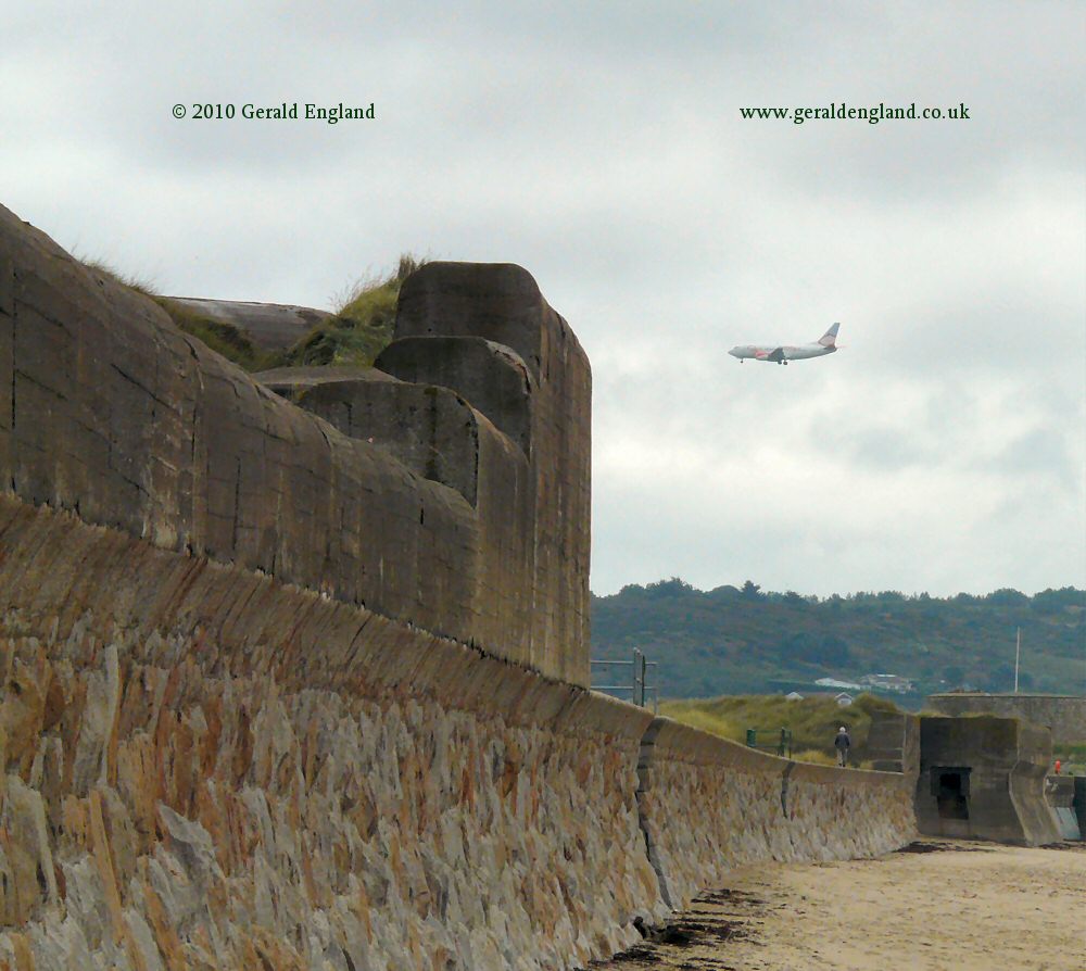 Les Laveurs: An Incoming Plane