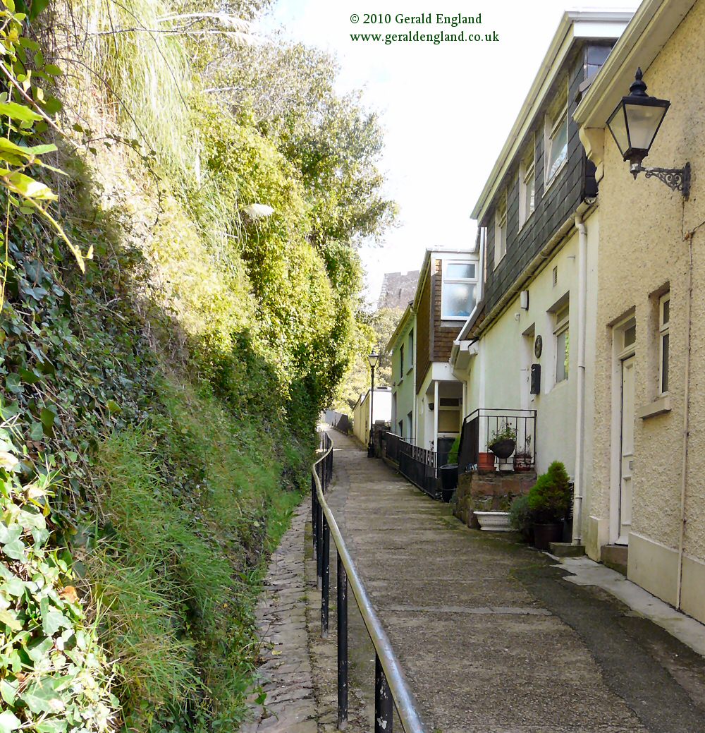 Gorey: Path to the castle