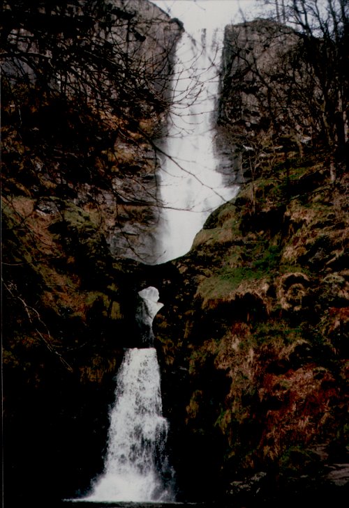 Pistyll Rhaeder: upper view, April 1988