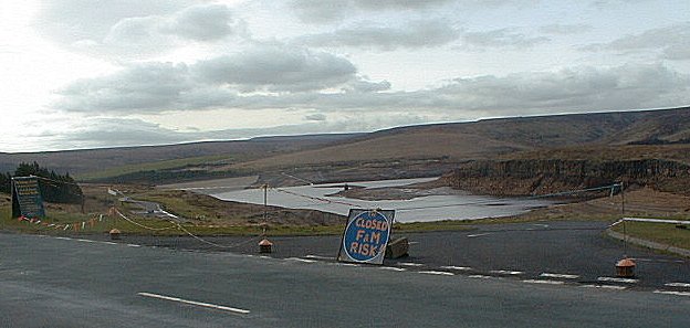 Winscar Reservoir, Dunford Bridge, April 2001
