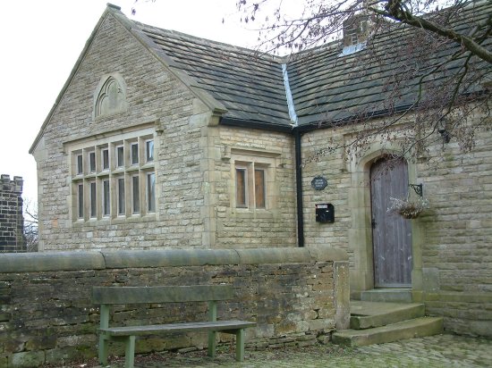 Mottram-in-Longdendale: The Old Grammar School, January 2003