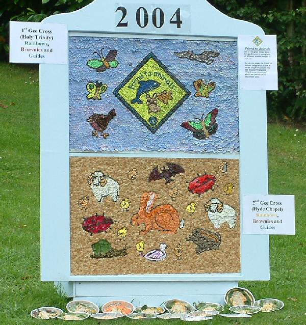 Gee Cross Well Dressing: Village Green Well, July 2004